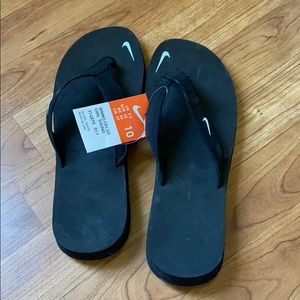 Nike flip flops